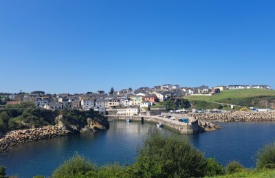 Navia obtiene dos Banderas Sendero Azul en 2026